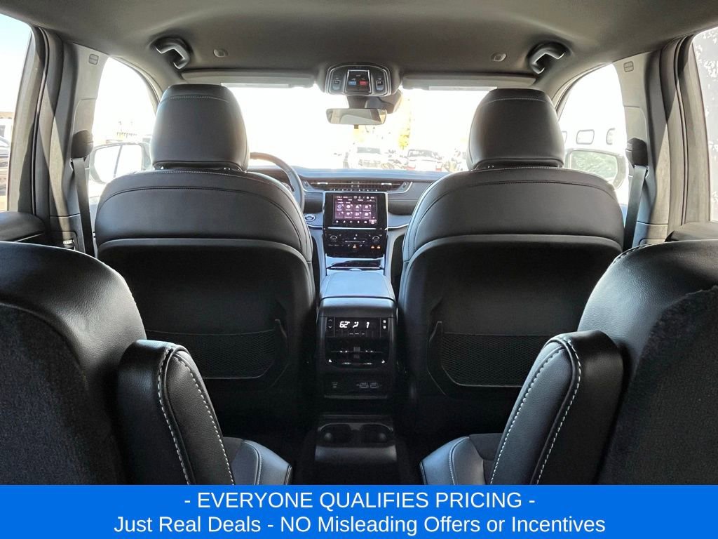 New 2025 Jeep Grand Cherokee L Laredo image 26