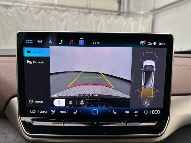 Certified 2025 Volkswagen ID.4 Pro AWD/4WD image 17