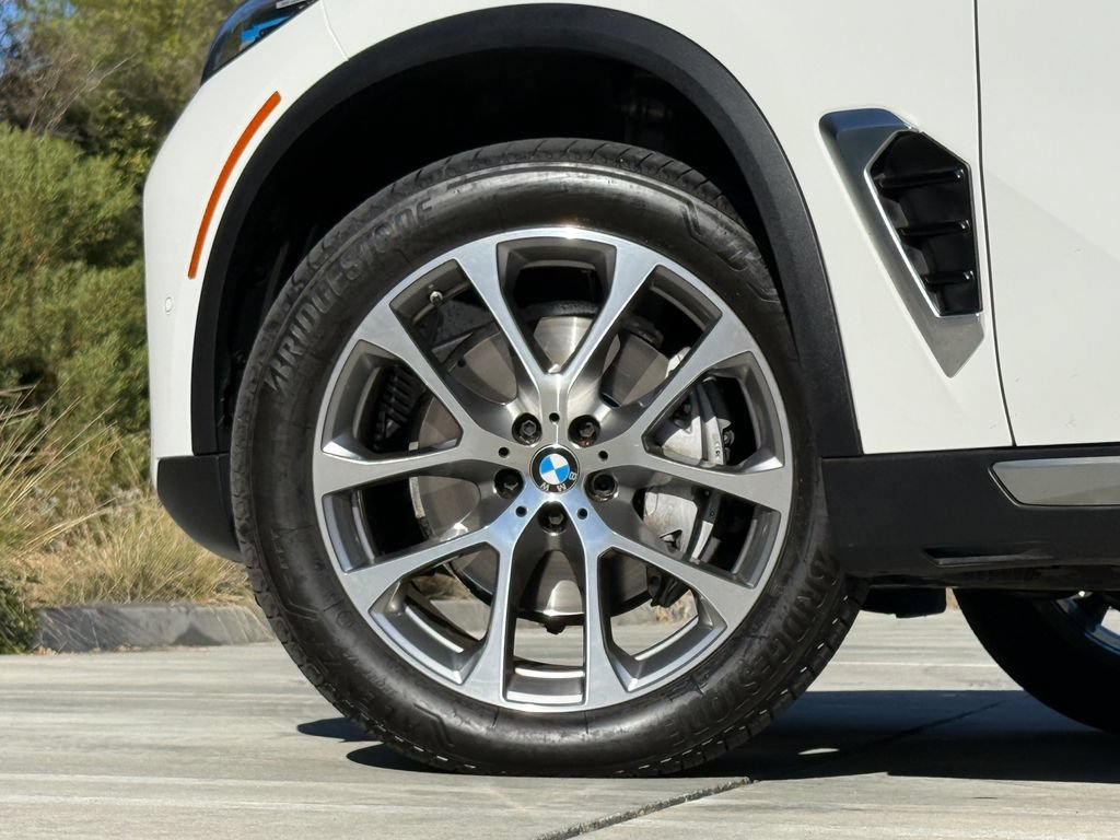 Used 2024 BMW X5 xDrive40i w/ Premium Package AWD/4WD image 8