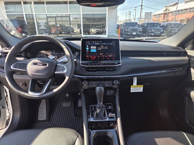 New 2026 Jeep Compass Latitude image 3