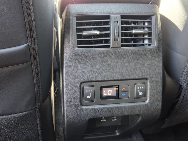 New 2026 Mitsubishi Outlander SEL Black Edition FWD image 10