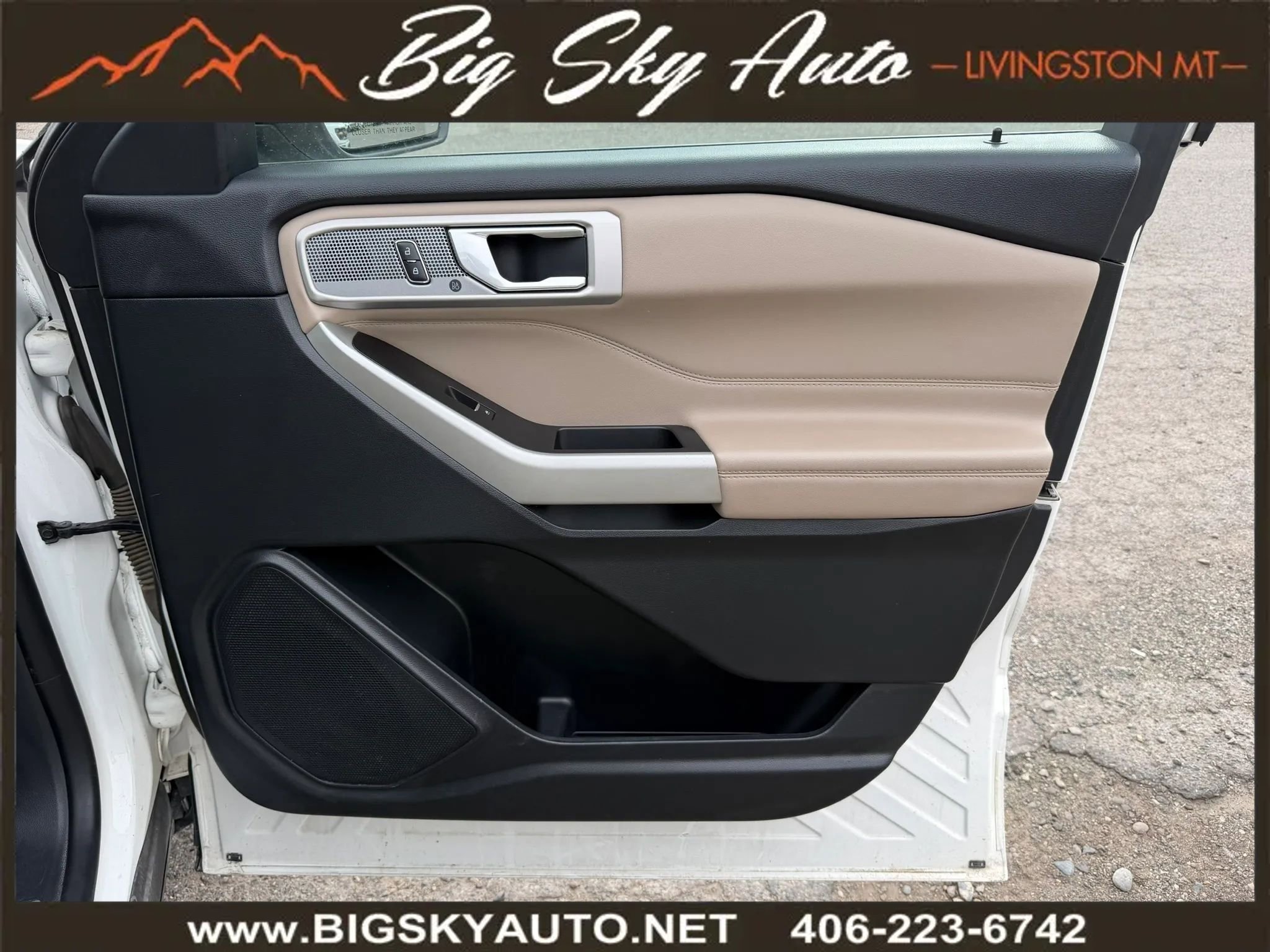 Used 2021 Ford Explorer Limited w/ Equipment Group 301A AWD/4WD image 18