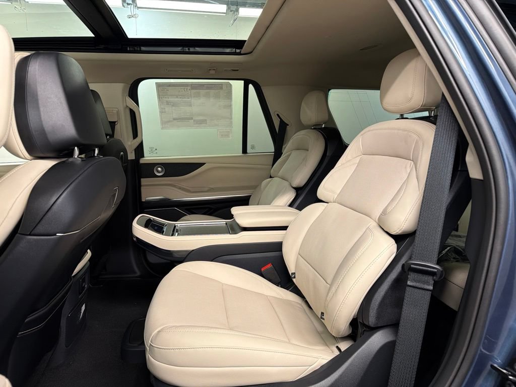 New 2027 Lincoln Navigator Reserve AWD/4WD image 34