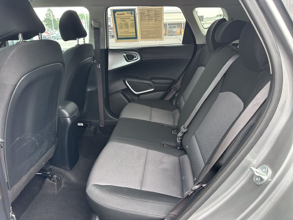 Used 2024 Kia Soul LX w/ Option Group 015 FWD image 17