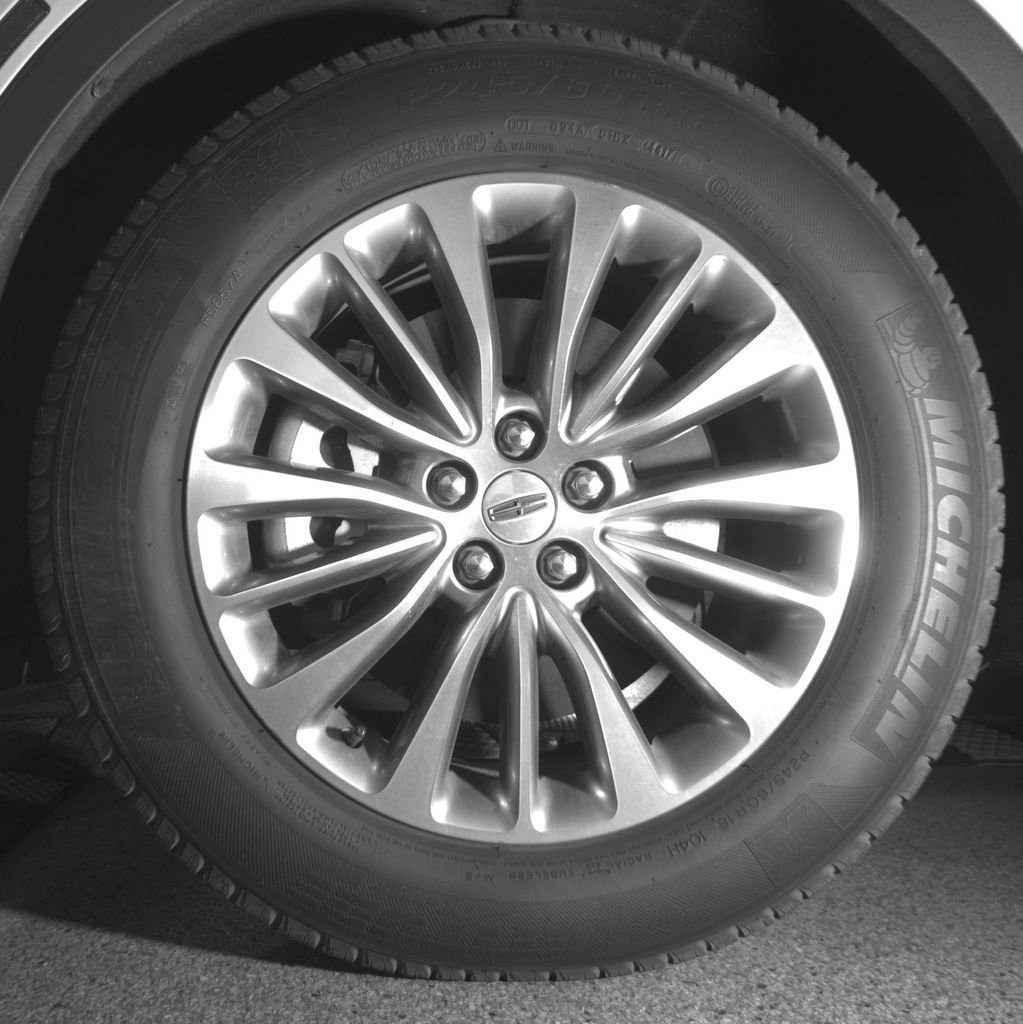 Used 2018 Lincoln MKX Select w/ Select Plus Package FWD image 9