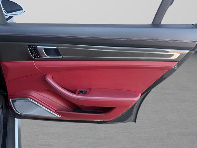 Used 2018 Porsche Panamera Turbo Executive image 31