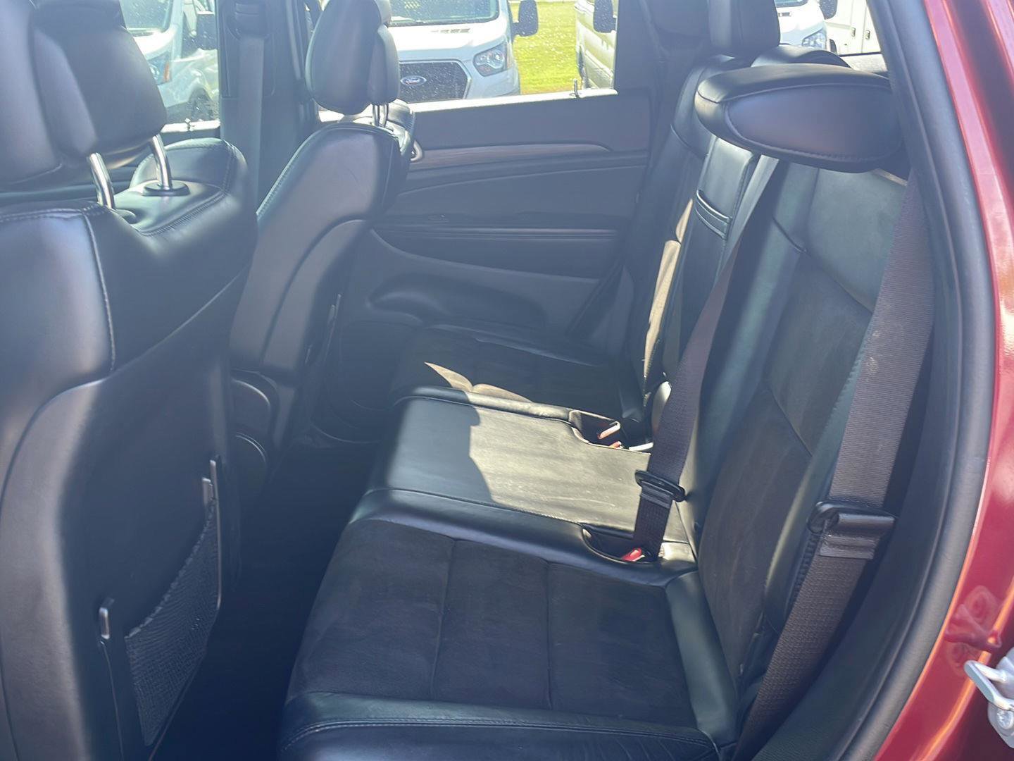 Used 2021 Jeep Grand Cherokee Laredo X AWD/4WD image 26