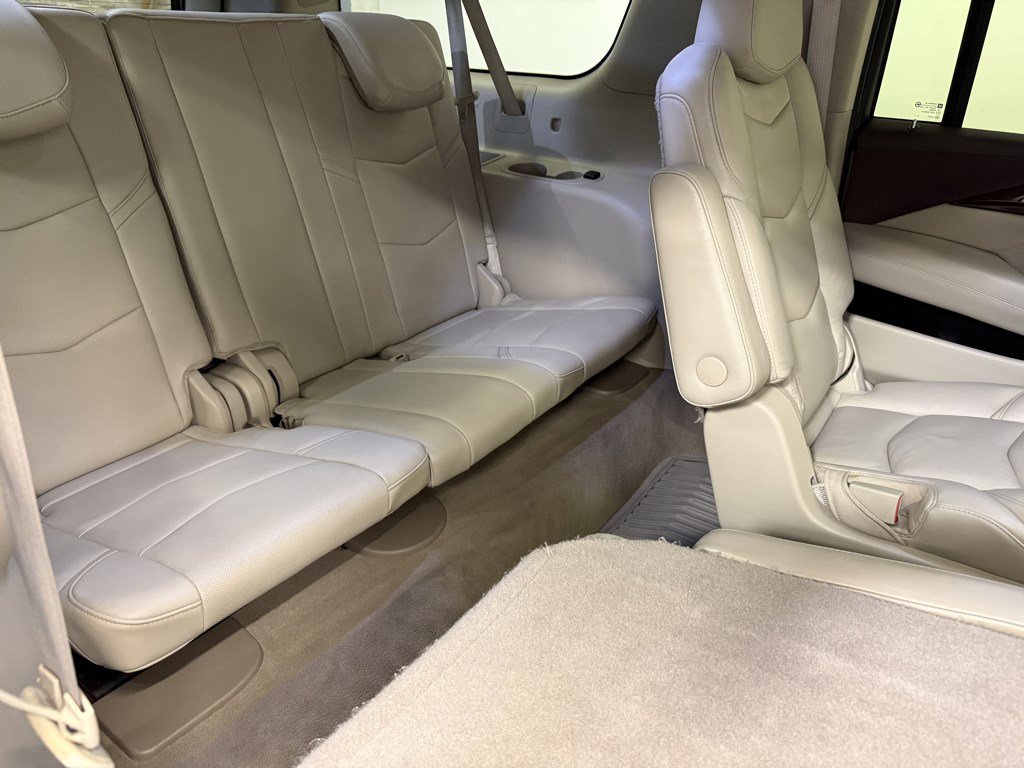 Used 2017 Cadillac Escalade ESV Premium Luxury AWD/4WD image 15