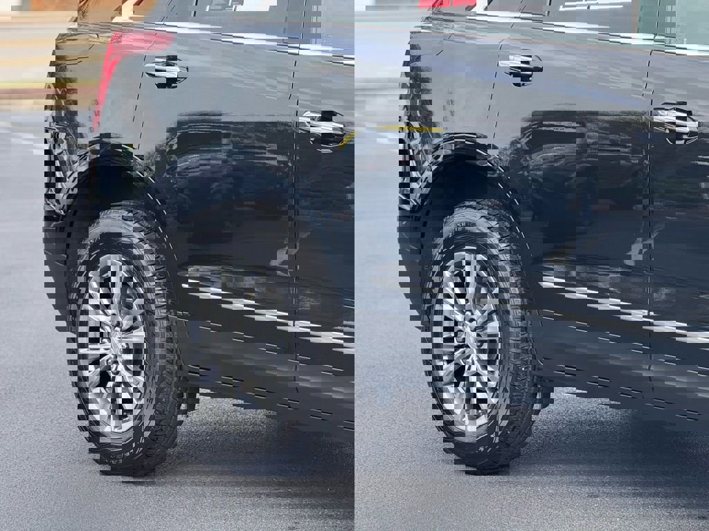 Used 2023 Cadillac XT5 Premium Luxury w/ LPO, Floor Liner Package image 9