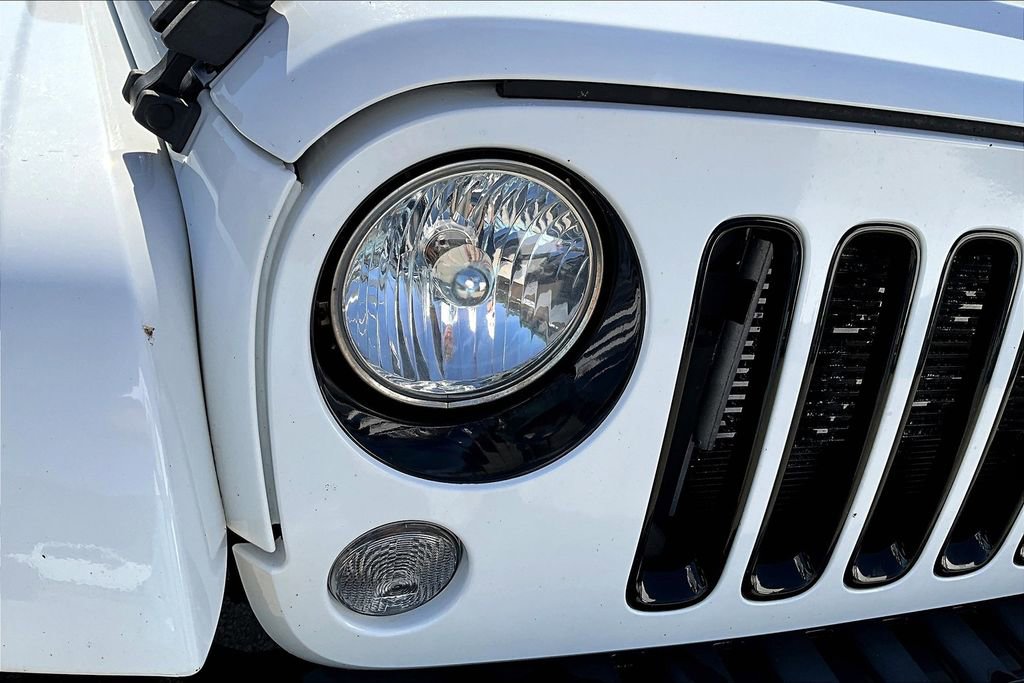 Used 2018 Jeep Wrangler Unlimited Sahara image 29