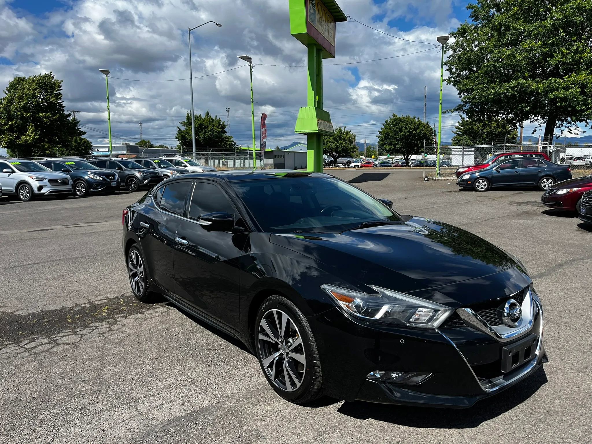 Used 2017 Nissan Maxima Platinum w/ Interior Lighting Package FWD image 1