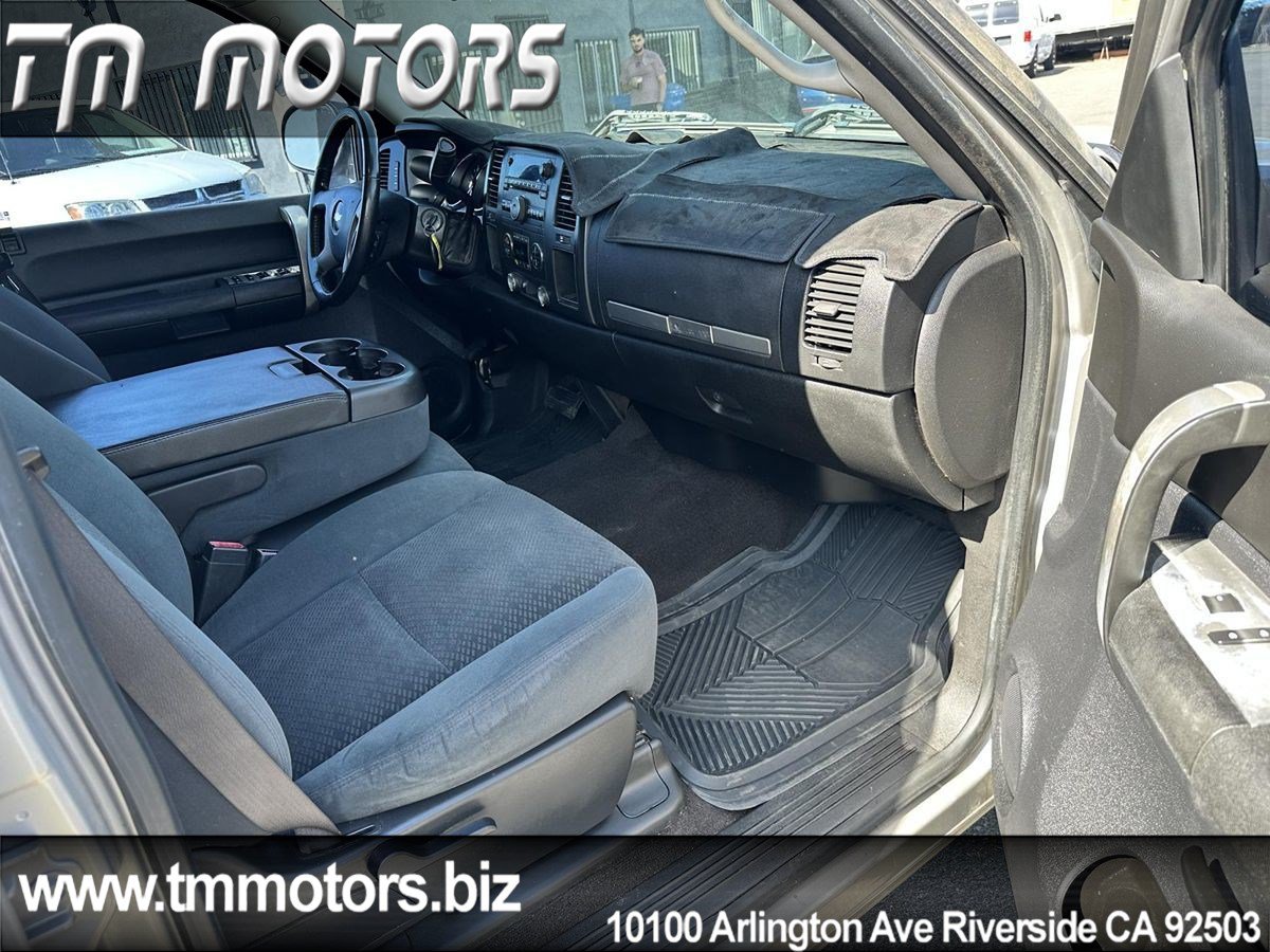 Used 2008 Chevrolet Silverado 1500 LT w/ Max Trailering Pack RWD image 11