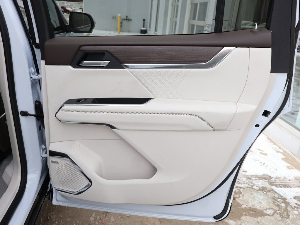 New 2026 GMC Acadia Denali w/ Super Cruise Package image 36