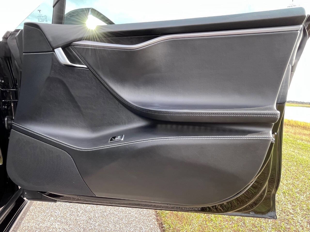 Used 2018 Tesla Model S 100D image 37