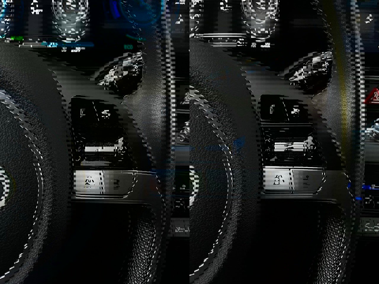 Used 2025 Hyundai Elantra Limited image 40