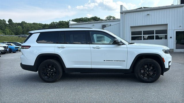 Certified 2025 Jeep Grand Cherokee L Altitude AWD/4WD image 5