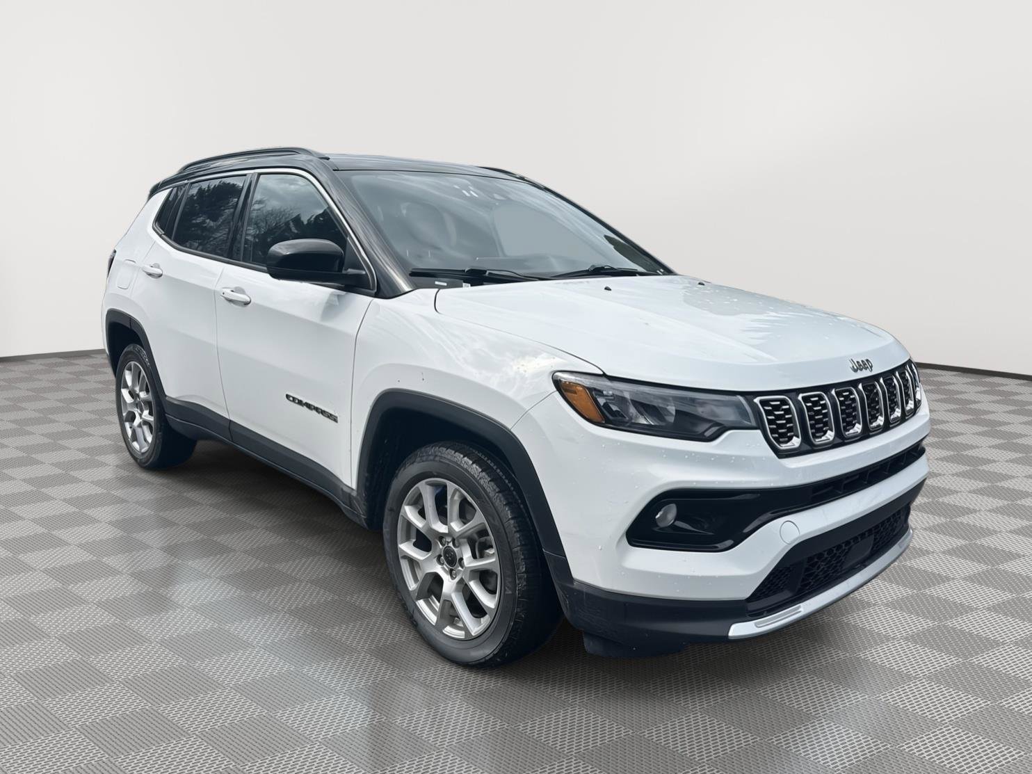 Used 2025 Jeep Compass Limited image 7