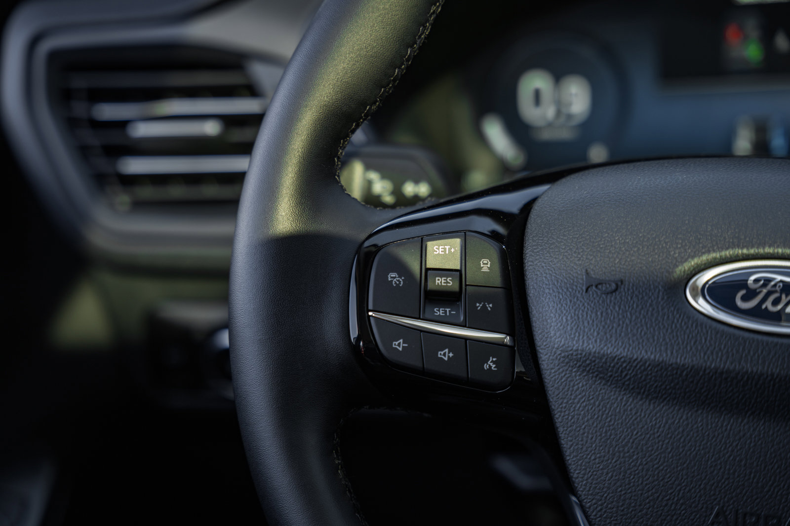 New 2026 Ford Escape Platinum w/ Premium Technology Package image 31