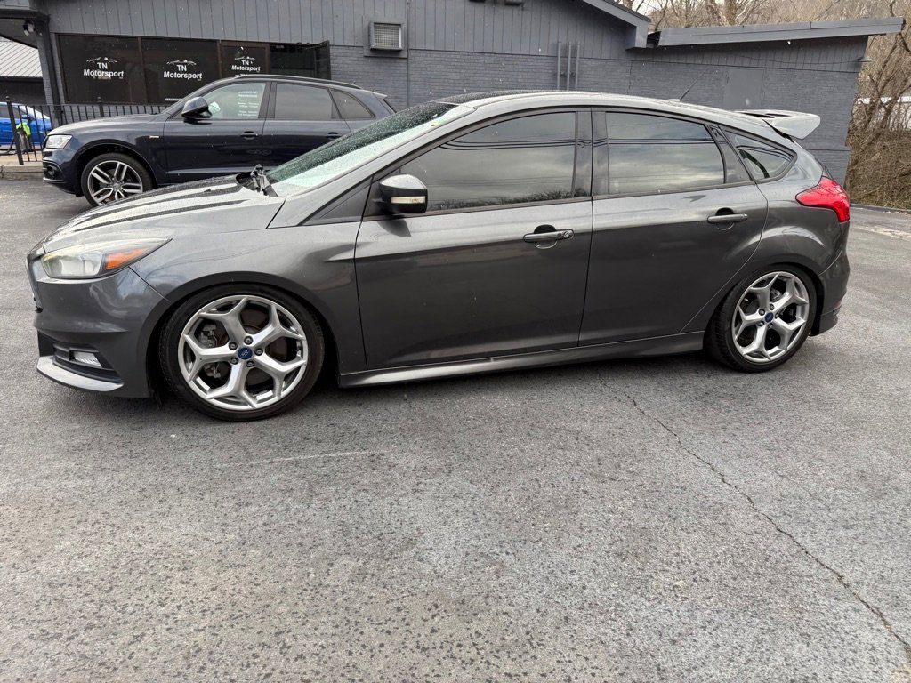 Used 2017 Ford Focus ST image 16