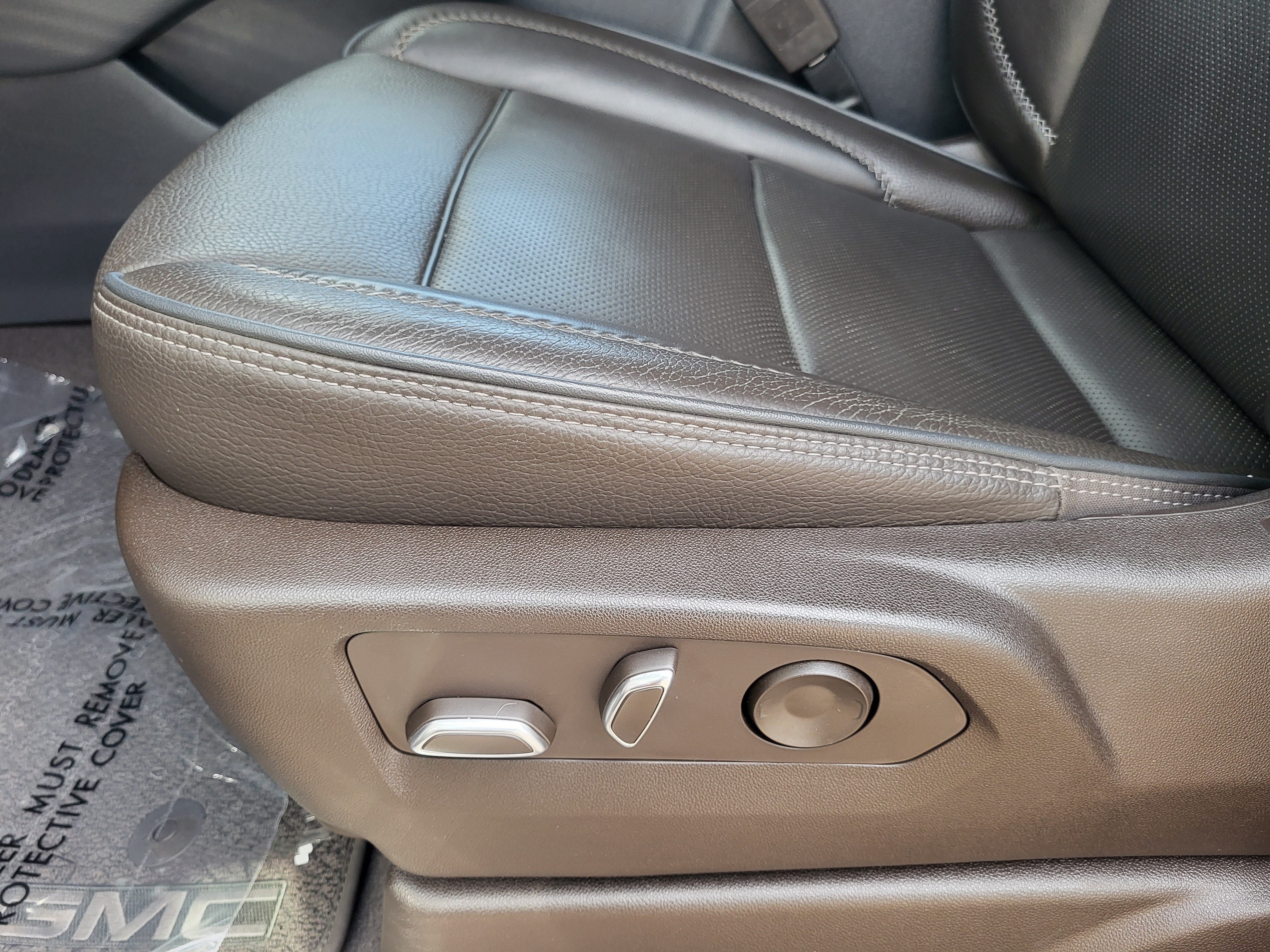 Used 2023 GMC Yukon Denali AWD/4WD image 12