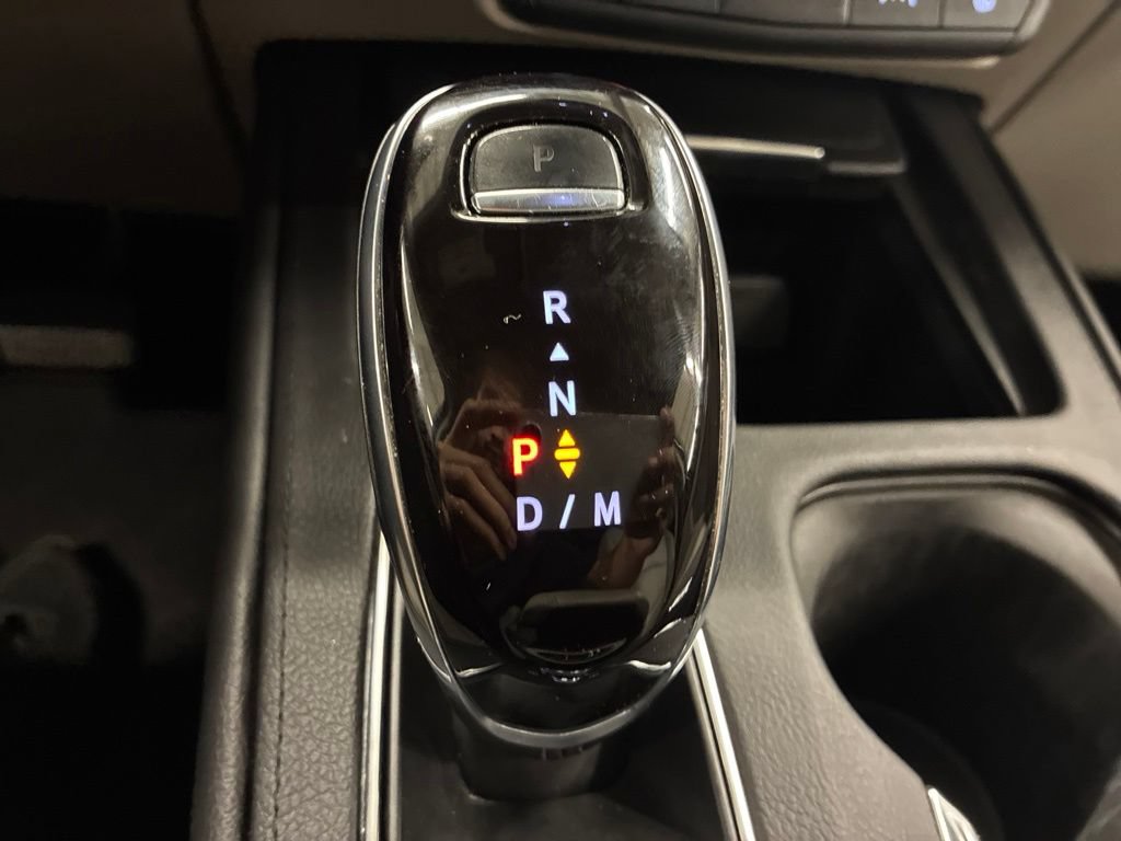Used 2022 Cadillac XT4 Luxury w/ Cold Weather Package AWD/4WD image 22