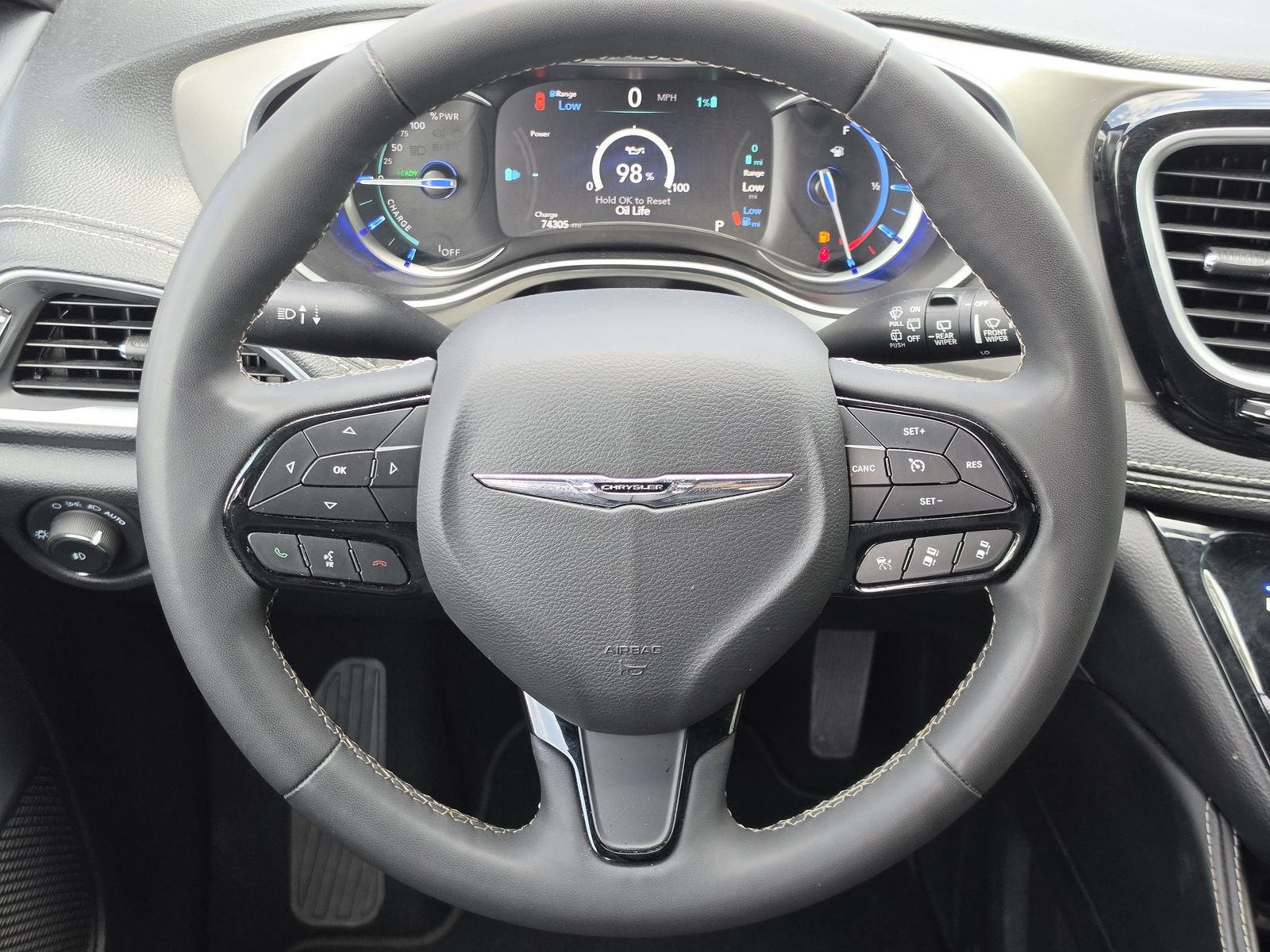 Used 2024 Chrysler Pacifica Premium FWD image 21