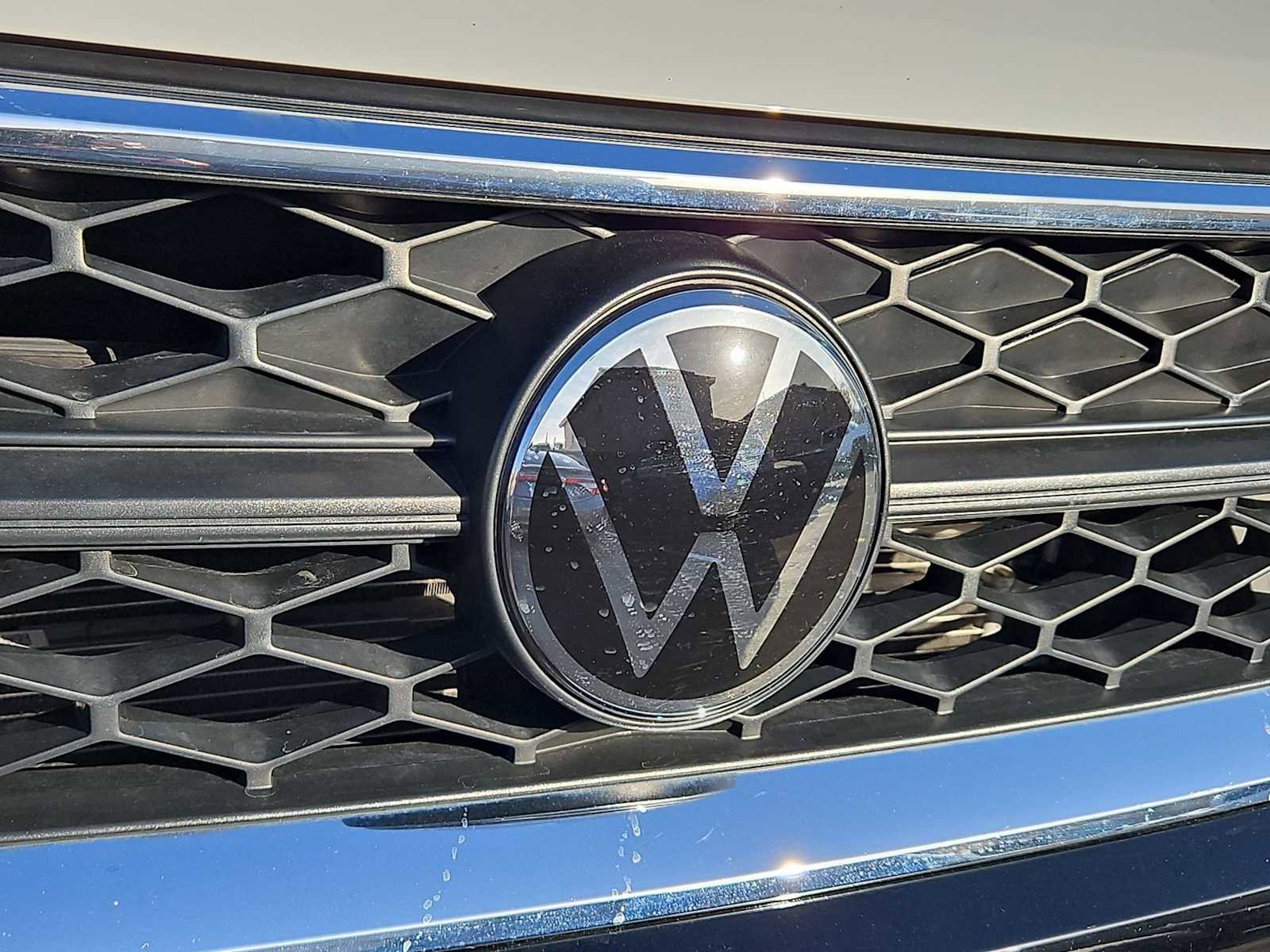 Used 2023 Volkswagen Taos S w/ Driver Assistance Package image 11