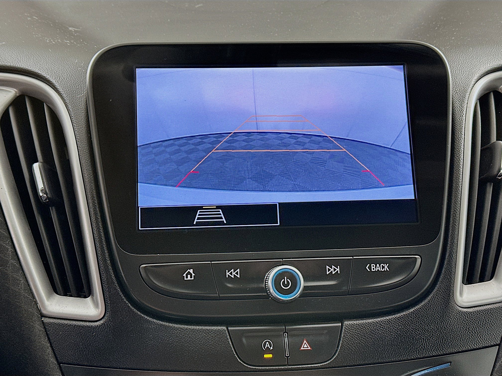 Used 2022 Chevrolet Malibu LT image 21