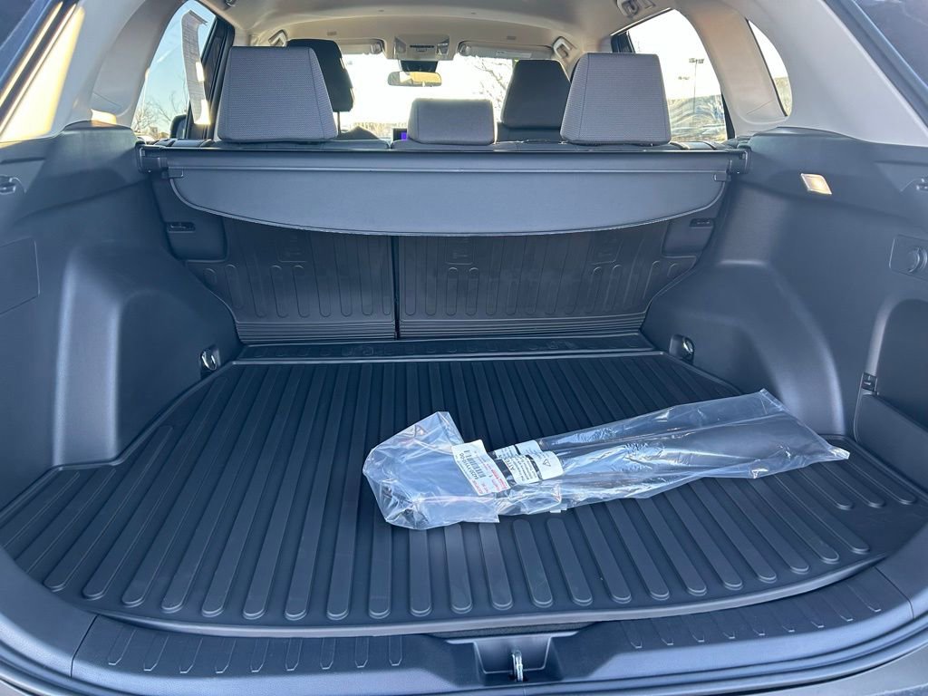 Used 2025 Toyota RAV4 XLE image 23