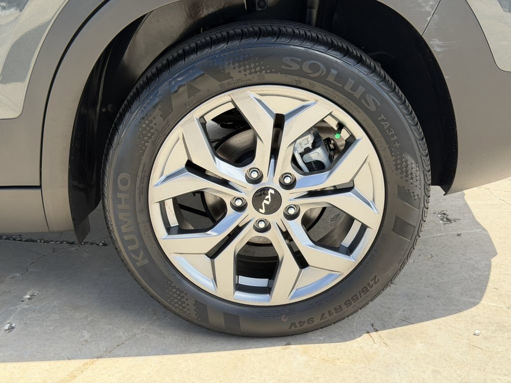 Certified 2024 Kia Seltos S FWD image 11