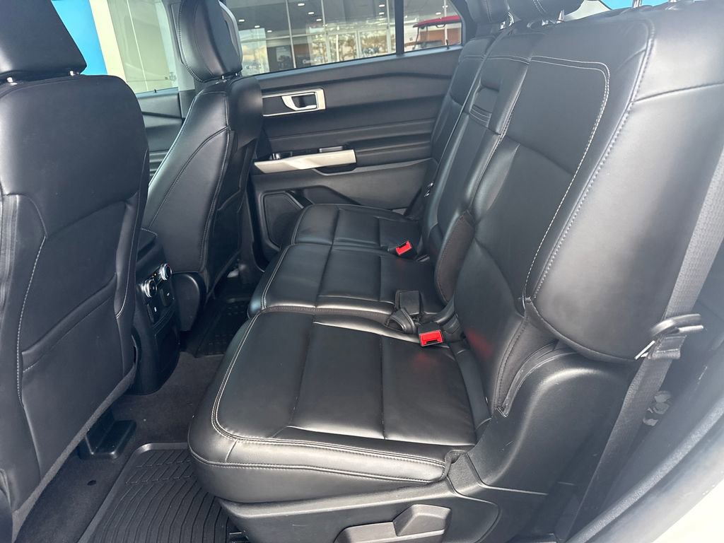 Used 2023 Ford Explorer XLT w/ Equipment Group 202A RWD image 29