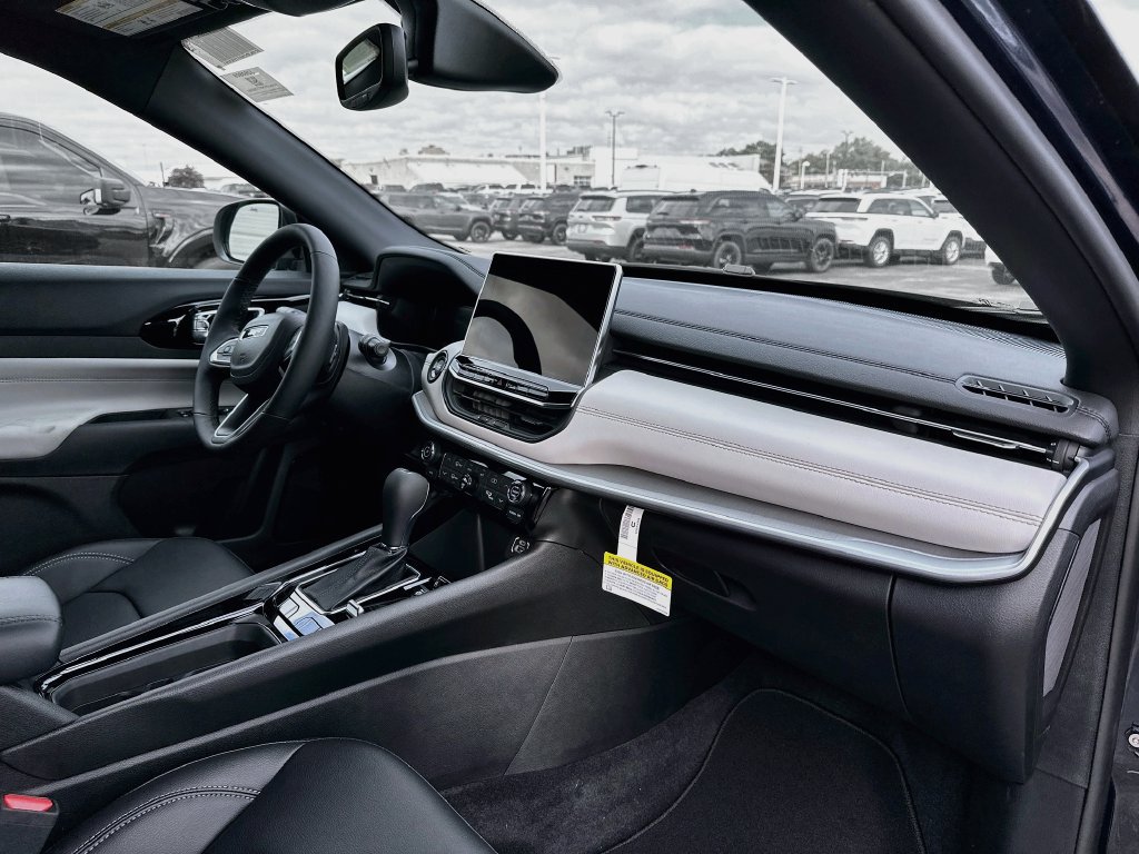 New 2026 Jeep Compass Limited AWD/4WD image 33