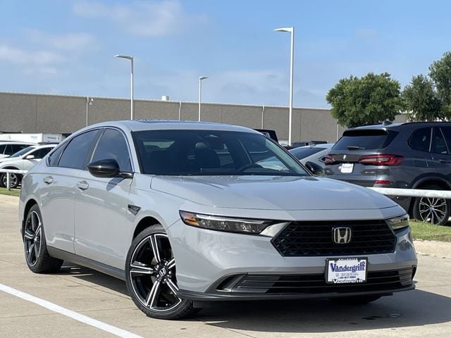 Used 2025 Honda Accord Sport image 2