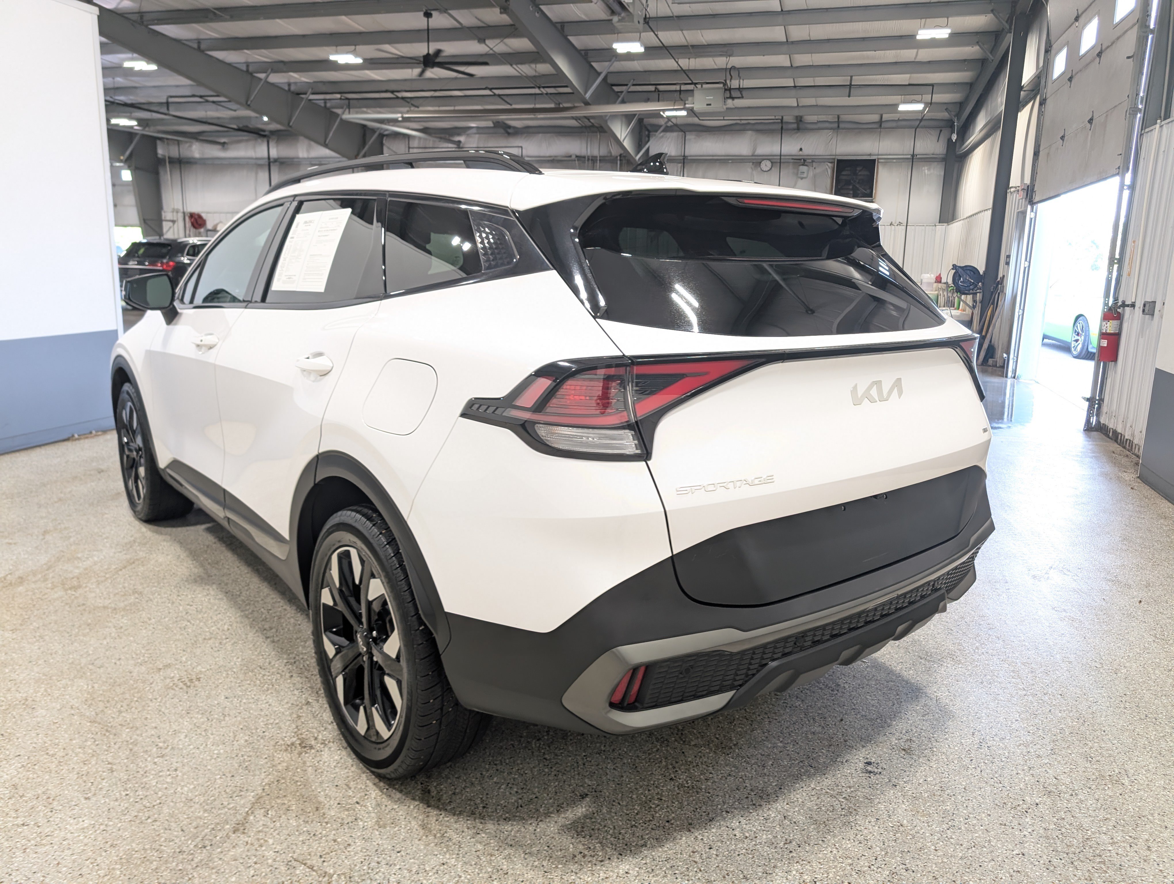 Used 2023 Kia Sportage X-Line w/ X-Line Premium Package AWD/4WD image 5