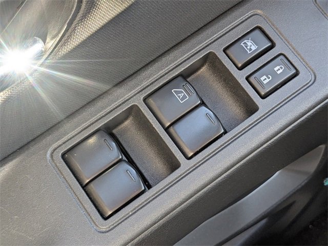 Used 2022 Nissan Frontier SV w/ SV Premium Package image 24