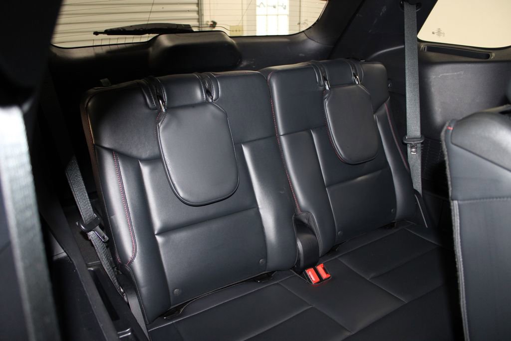 Used 2025 Ford Explorer ST-Line w/ ST-Line Street Pack image 35