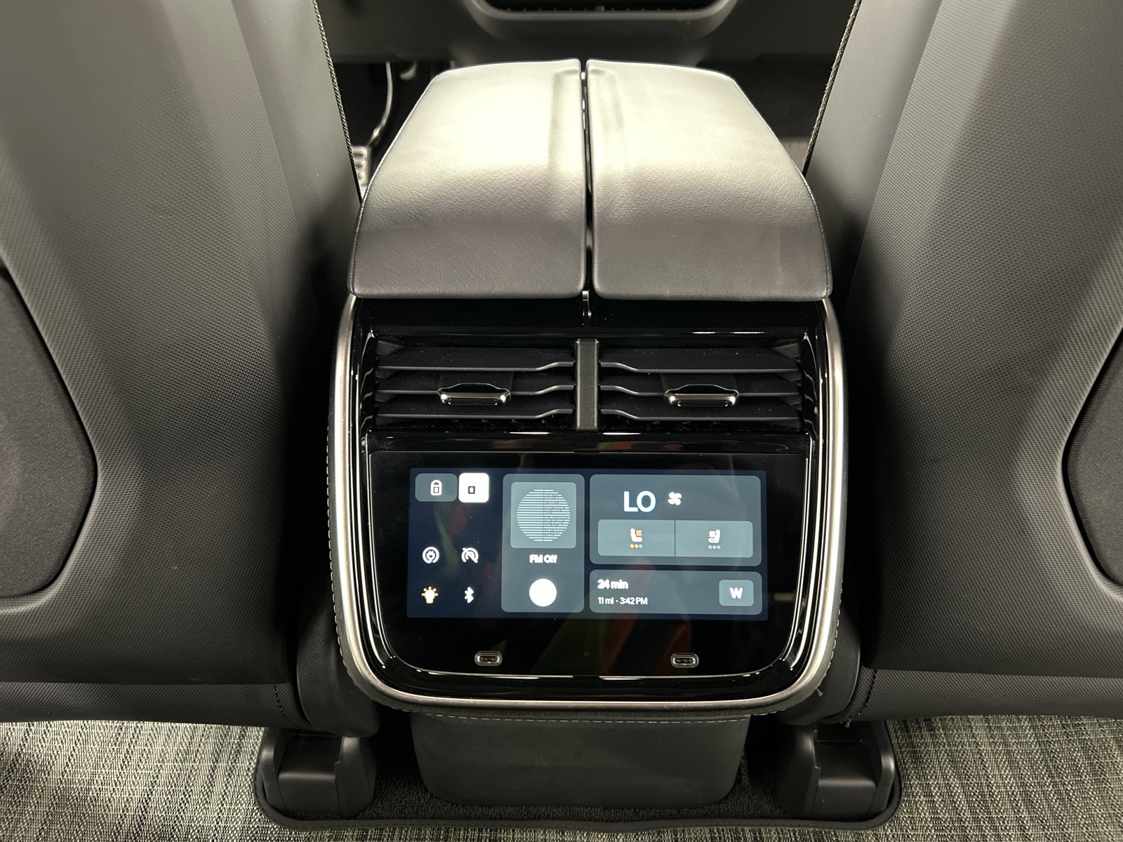 Used 2023 Rivian R1S Adventure AWD/4WD image 30