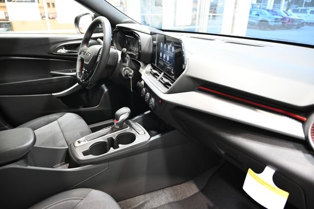 New 2026 Chevrolet Trax RS w/ Sunroof Package FWD image 13