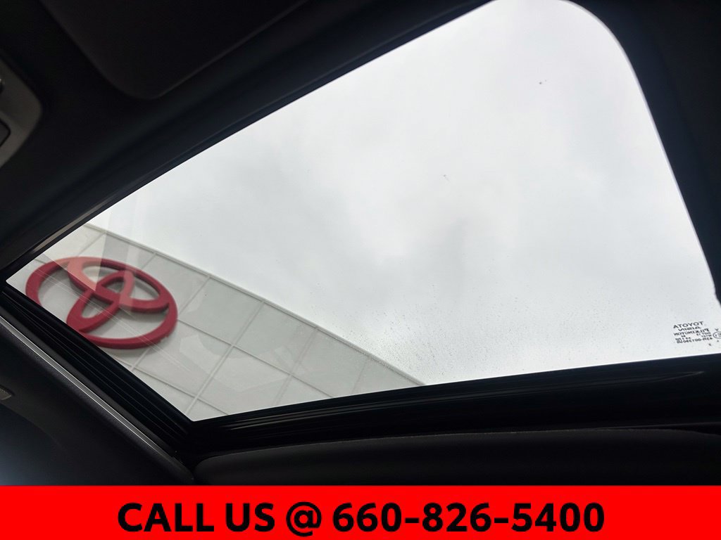 Used 2023 Toyota Sienna Platinum AWD/4WD image 20