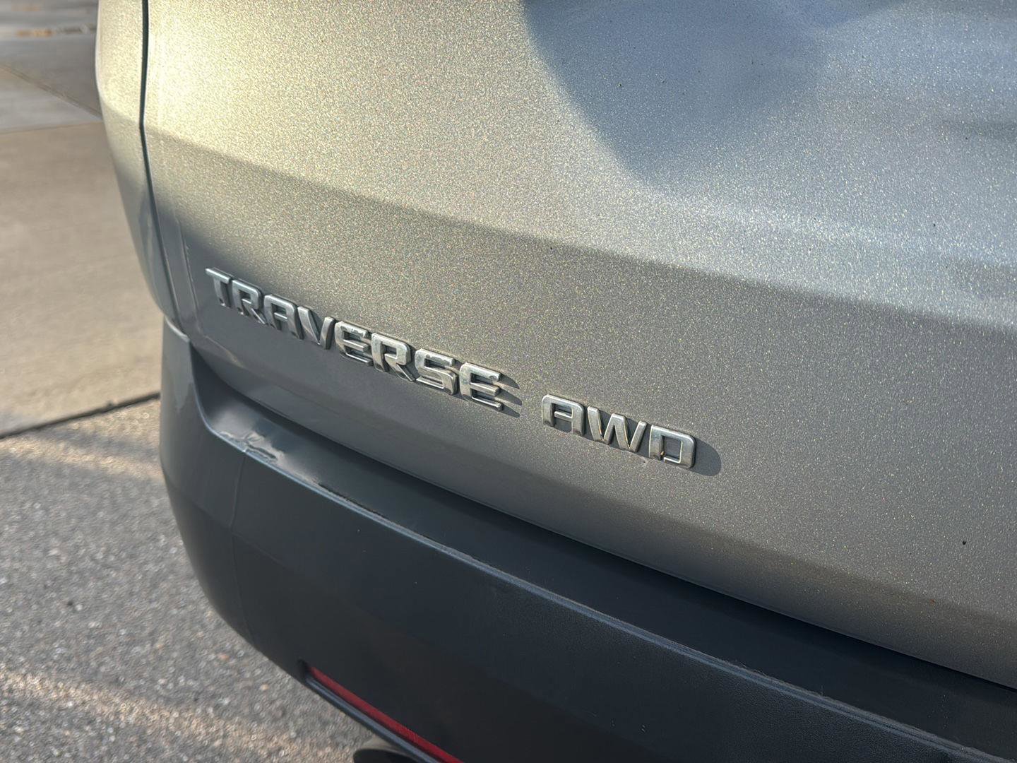 Used 2023 Chevrolet Traverse LT image 5