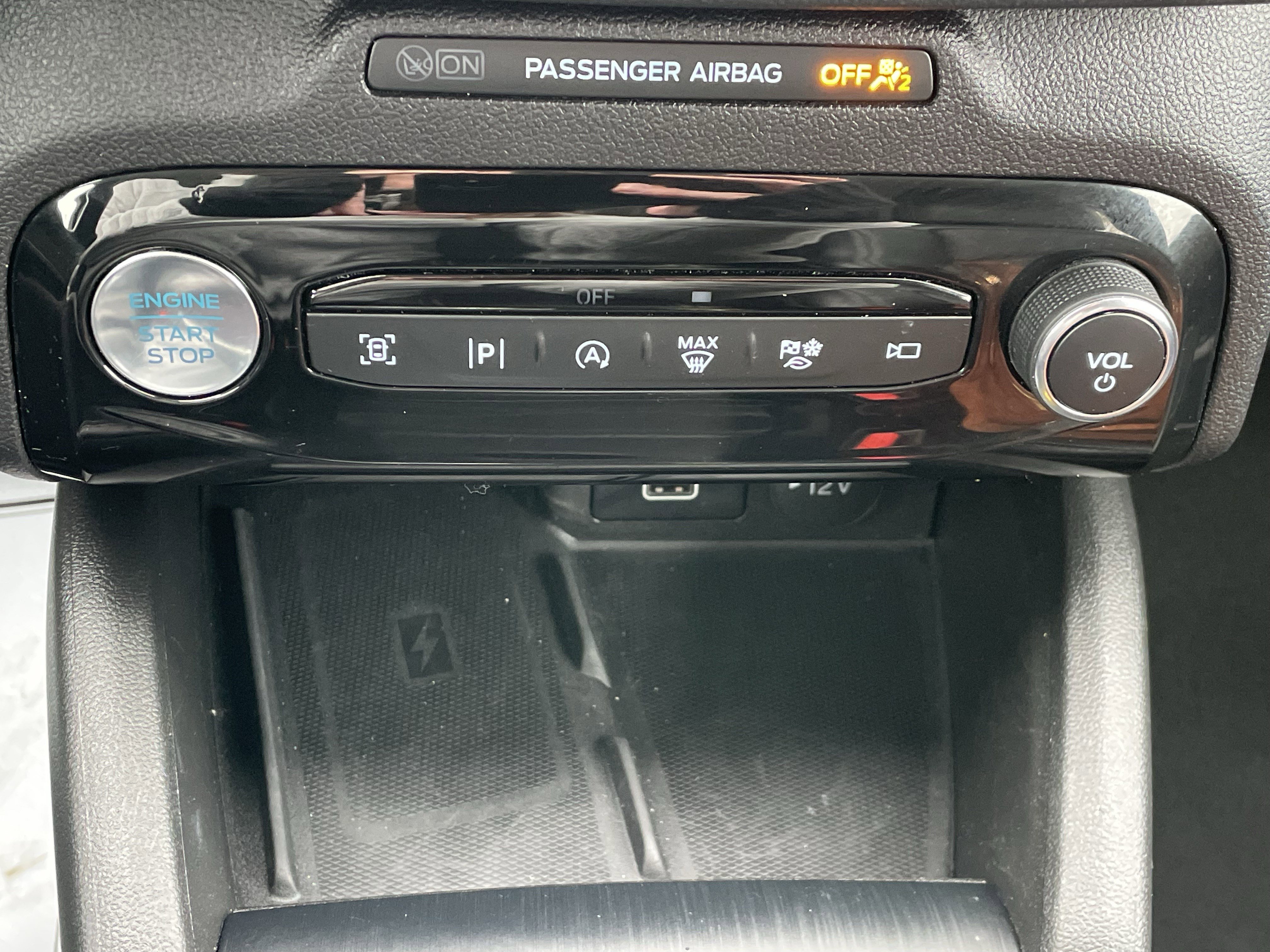 Used 2024 Ford Escape Platinum image 24