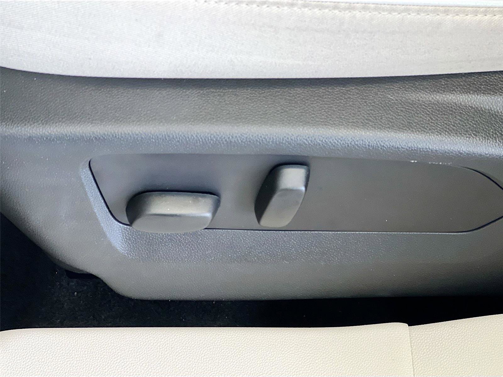 Used 2022 Buick Envision Avenir w/ Technology Package II image 20