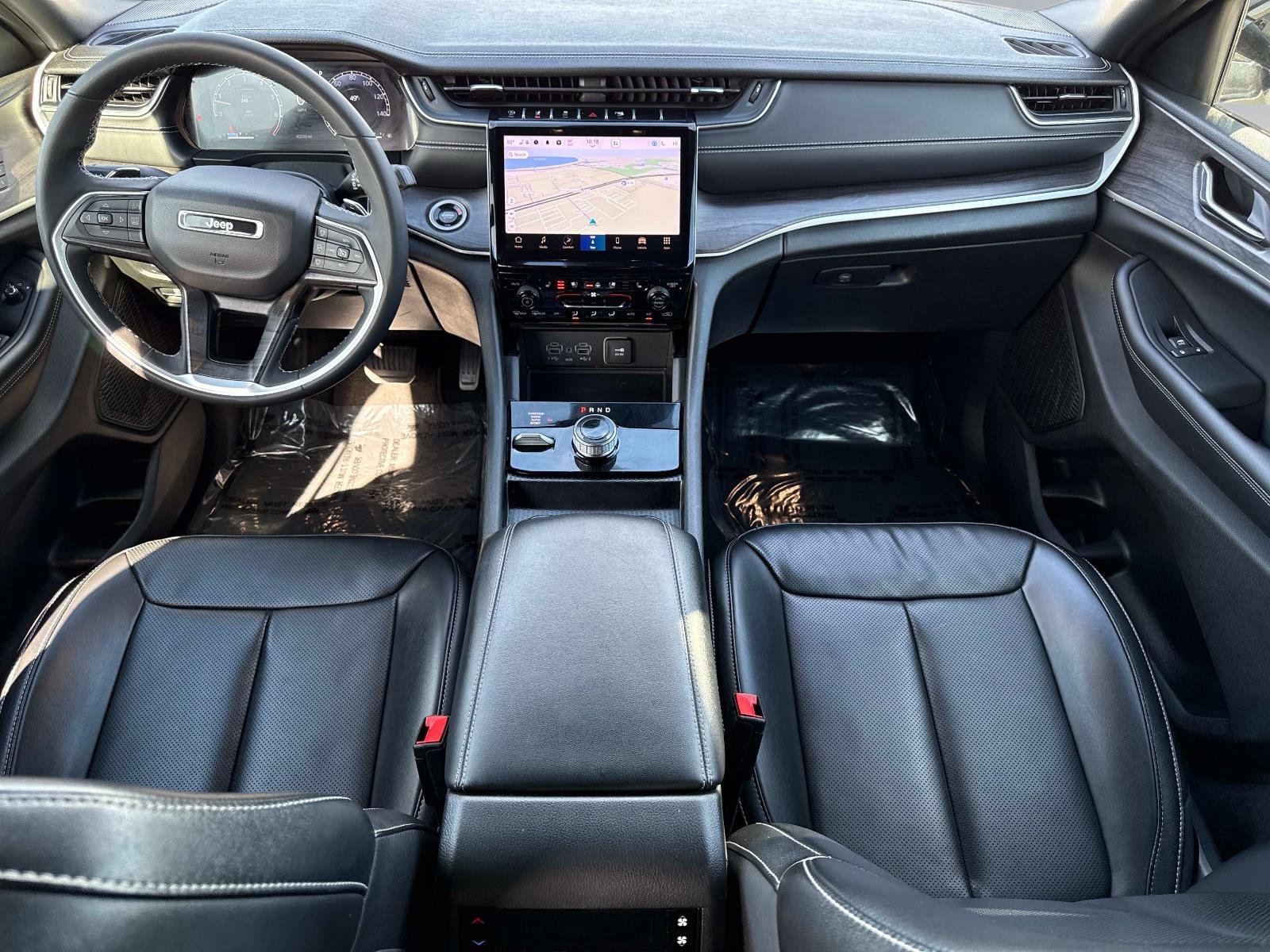 Used 2024 Jeep Grand Cherokee L Limited w/ Luxury Tech Group II image 19