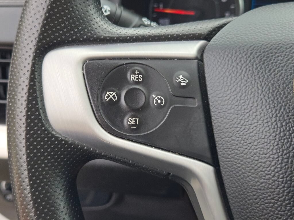 Used 2024 GMC Terrain SLE FWD image 35