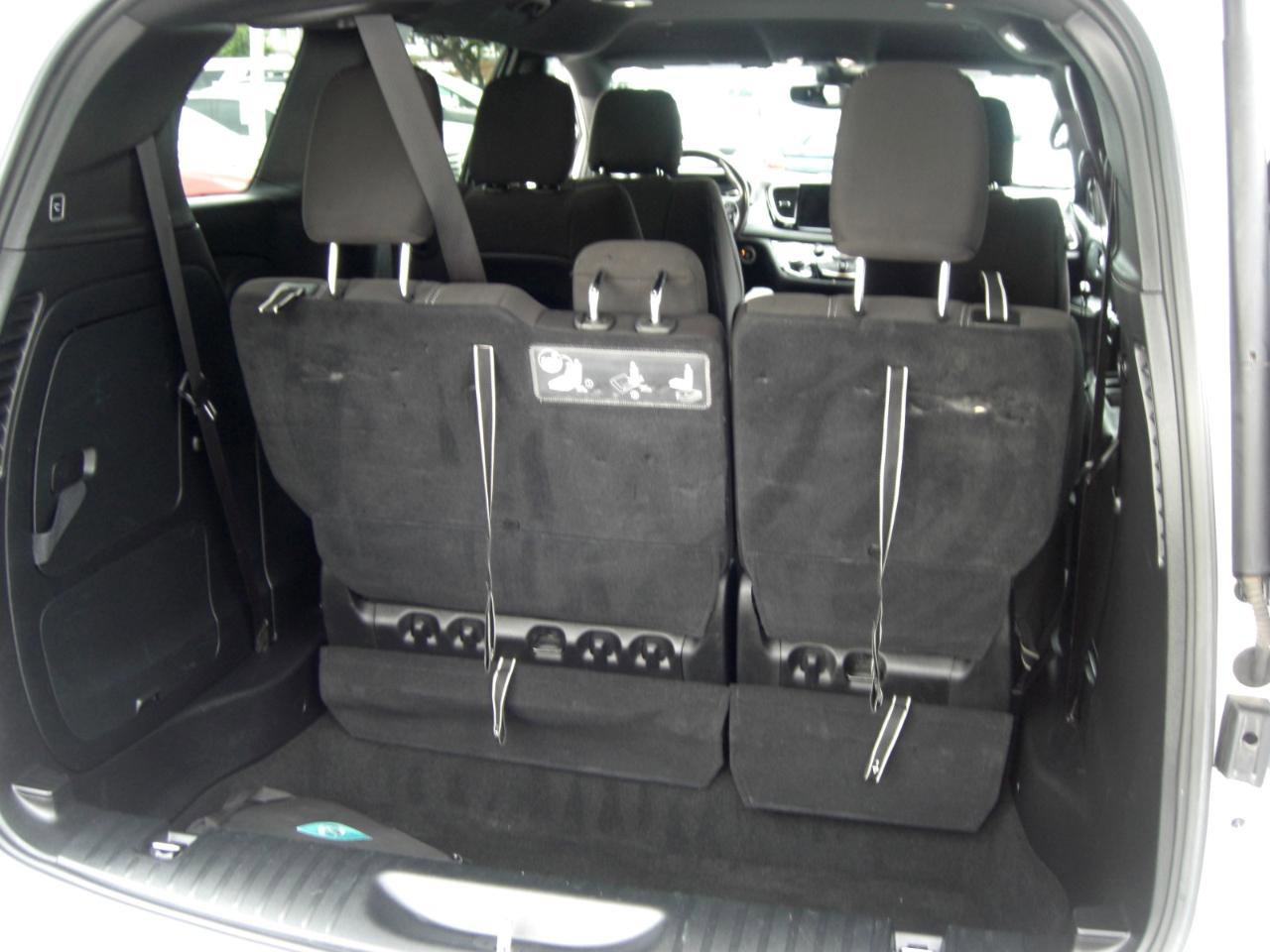 Used 2021 Chrysler Pacifica Touring w/ S Appearance Package image 14