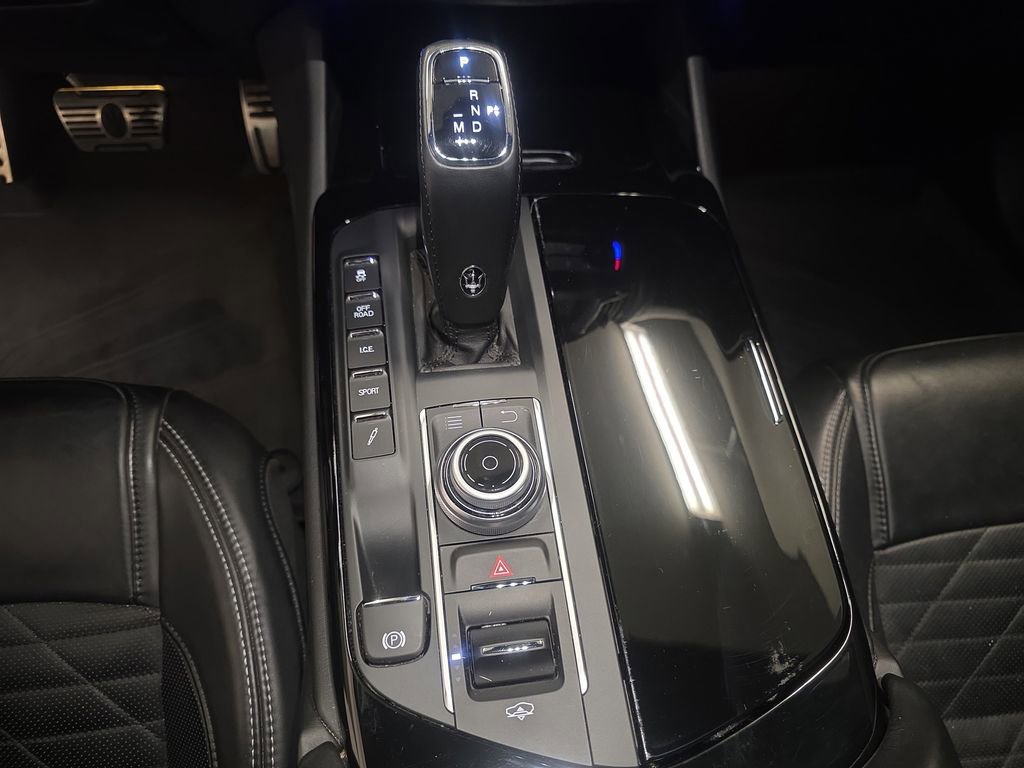 Used 2019 Maserati Levante GTS AWD/4WD image 25