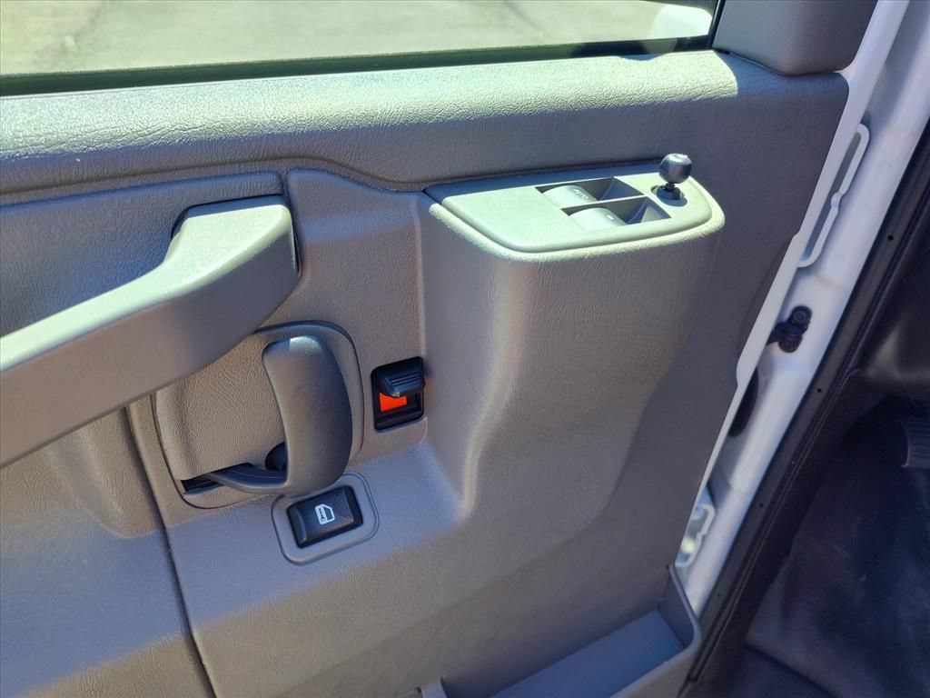 Used 2024 Chevrolet Express 2500 w/ Driver Convenience Package RWD image 17