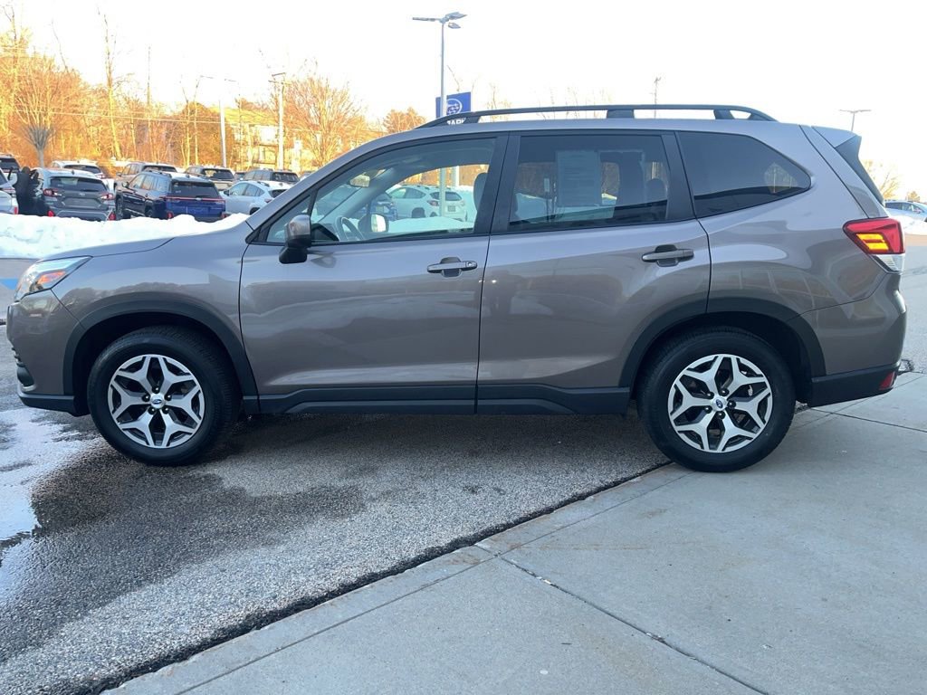 Used 2022 Subaru Forester Premium image 6
