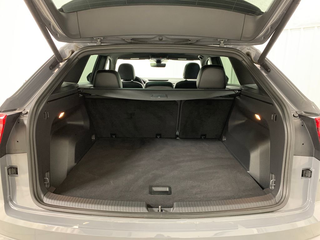 Used 2022 Volkswagen Atlas Cross Sport SEL R-Line image 19