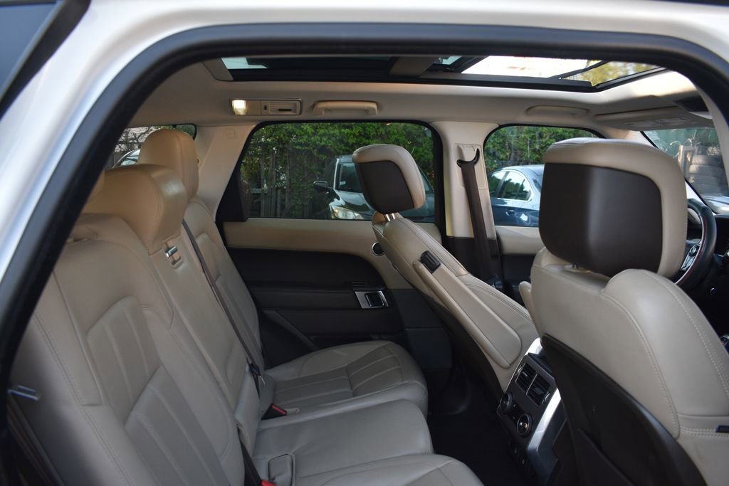 Used 2019 Land Rover Range Rover Sport HSE AWD/4WD image 25